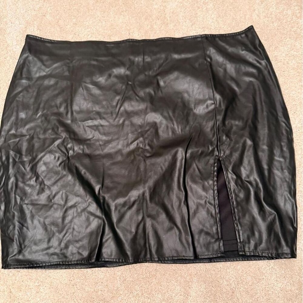 Fashion-nova Women's Black Skirt